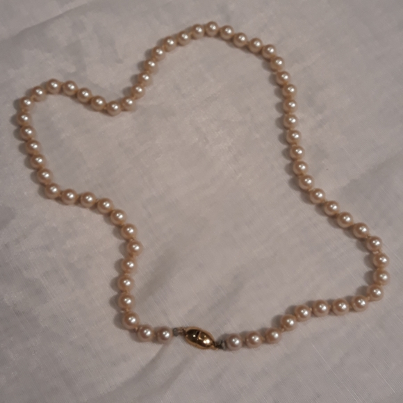 Vintage Monet Pearl Necklace 18" - Picture 4 of 8